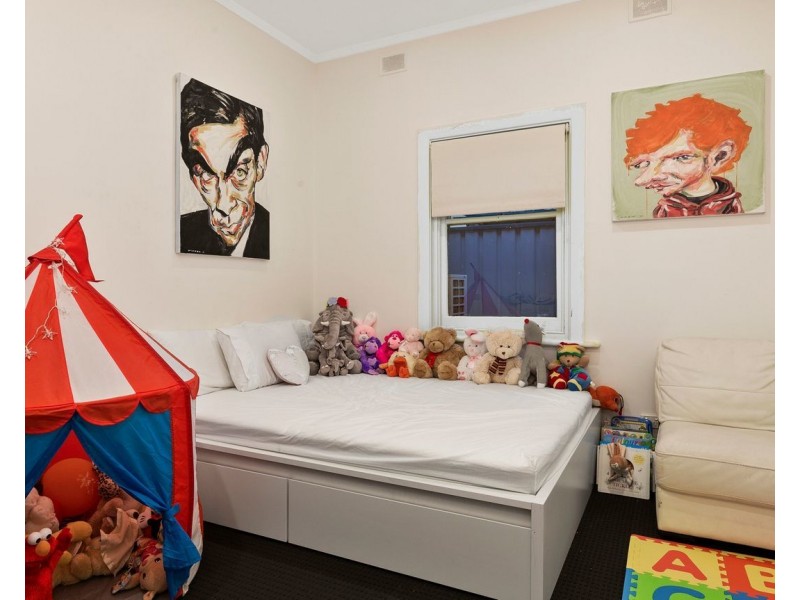 11 Caroona Avenue, Hove SA 5048