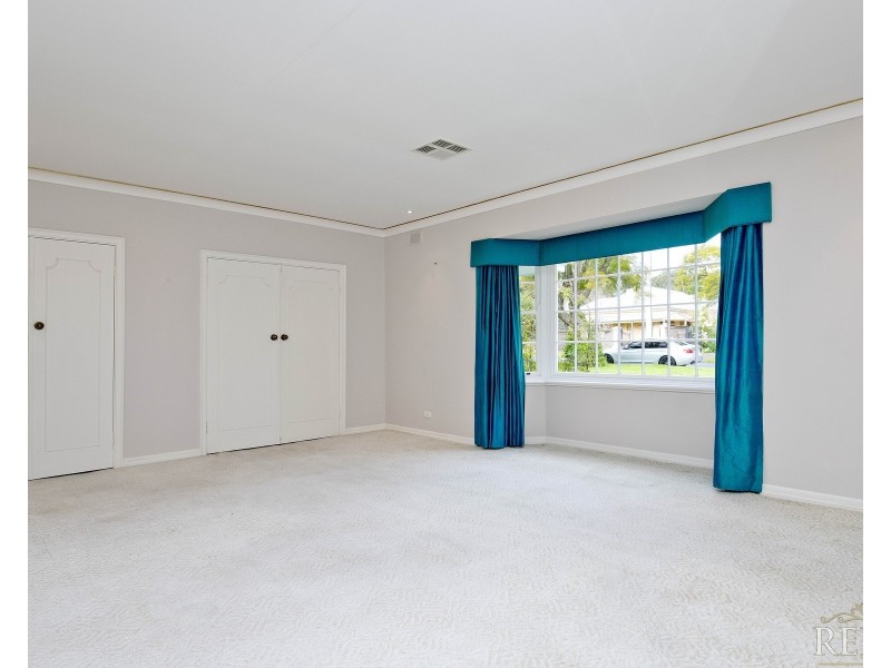 7 Knightsbridge Road, Leabrook SA 5068