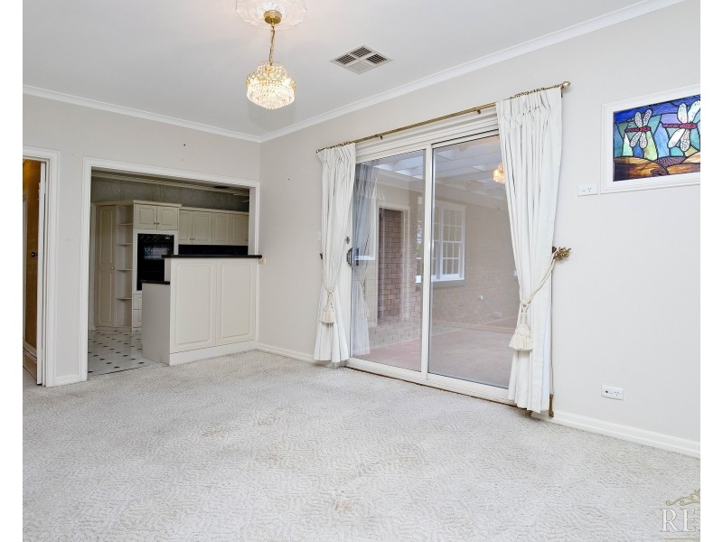 7 Knightsbridge Road, Leabrook SA 5068