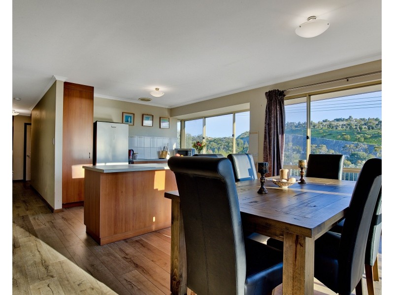 6 Victoria Parade, Darlington SA 5047