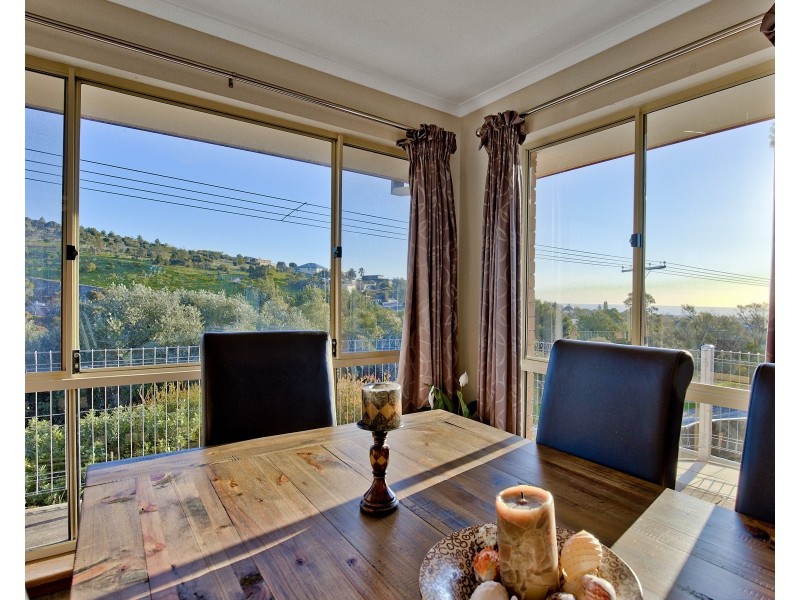 6 Victoria Parade, Darlington SA 5047