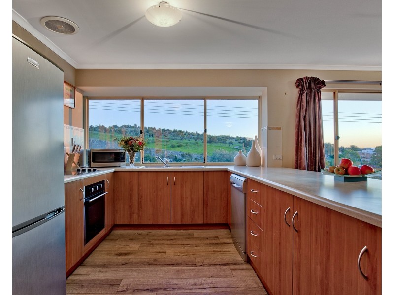 6 Victoria Parade, Darlington SA 5047