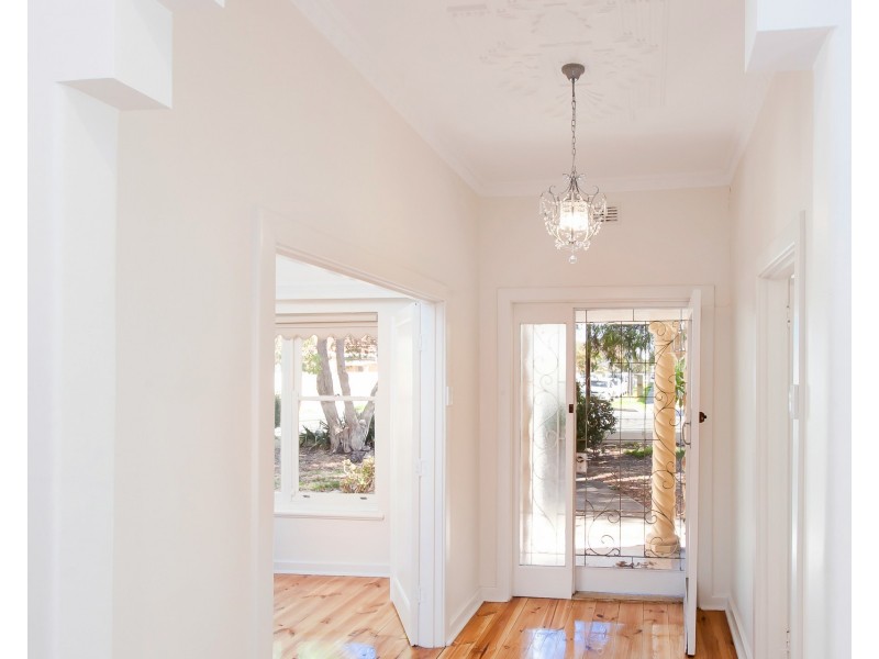 17 Shirley Avenue, Woodville West SA 5011