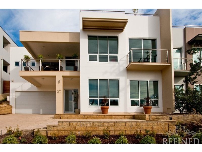 37 Military Road, Tennyson SA 5022