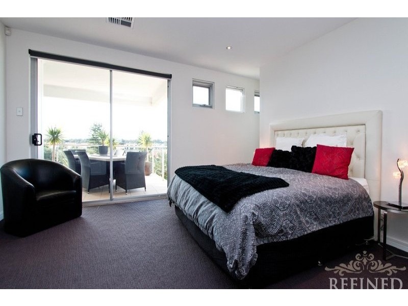 37 Military Road, Tennyson SA 5022