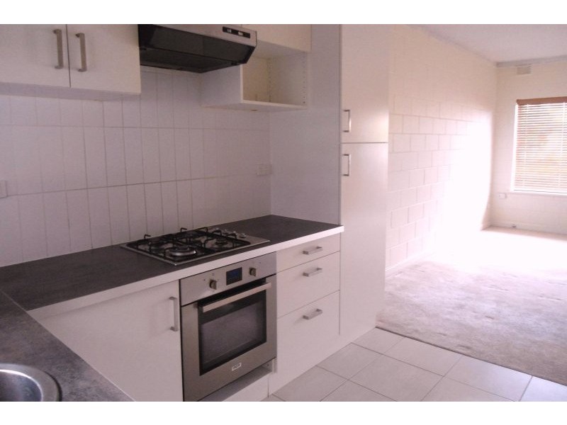 9/2 Emerson Road, Black Forest SA 5035