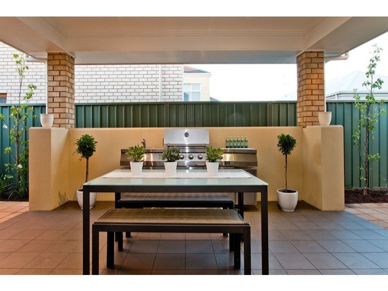 28 Caswell Circuit, Mawson Lakes SA 5095