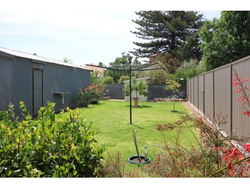 4 Fifth Avenue, Woodville Gardens SA 5012