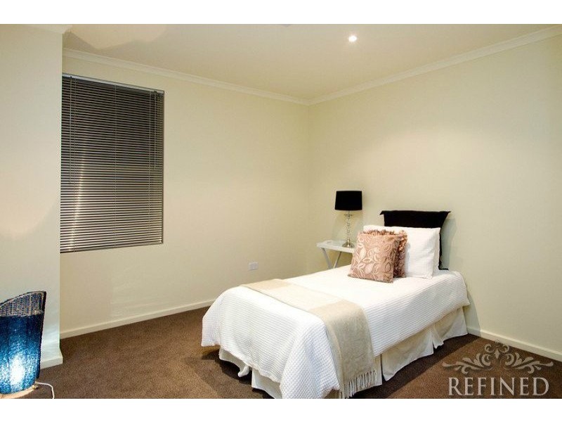 54 Shearwater Drive, Mawson Lakes SA 5095