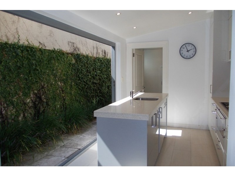 2 Mill Hill Road, Bondi Junction NSW 2022