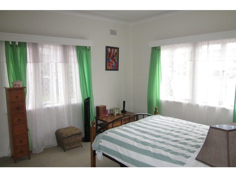 1 Burke Street, Chifley NSW 2036