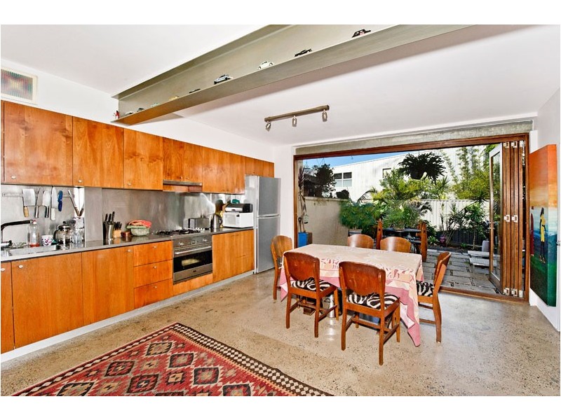 2/2/1 Pemell Lane, Newtown NSW 2042