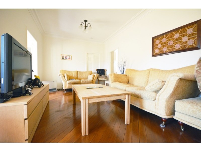 1 Burke Street, Chifley NSW 2036