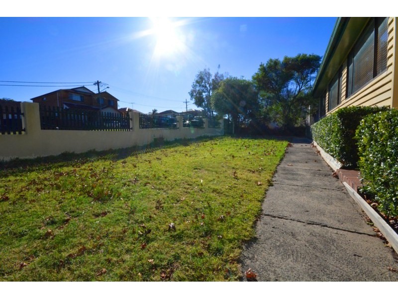 1 Burke Street, Chifley NSW 2036