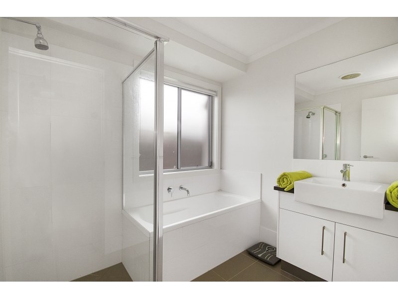 10 Oakbridge Way, Peregian Springs QLD 4573