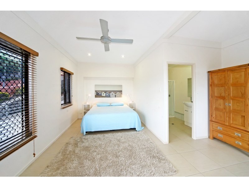 1/20 Peregian Esplanade, Peregian Beach QLD 4573