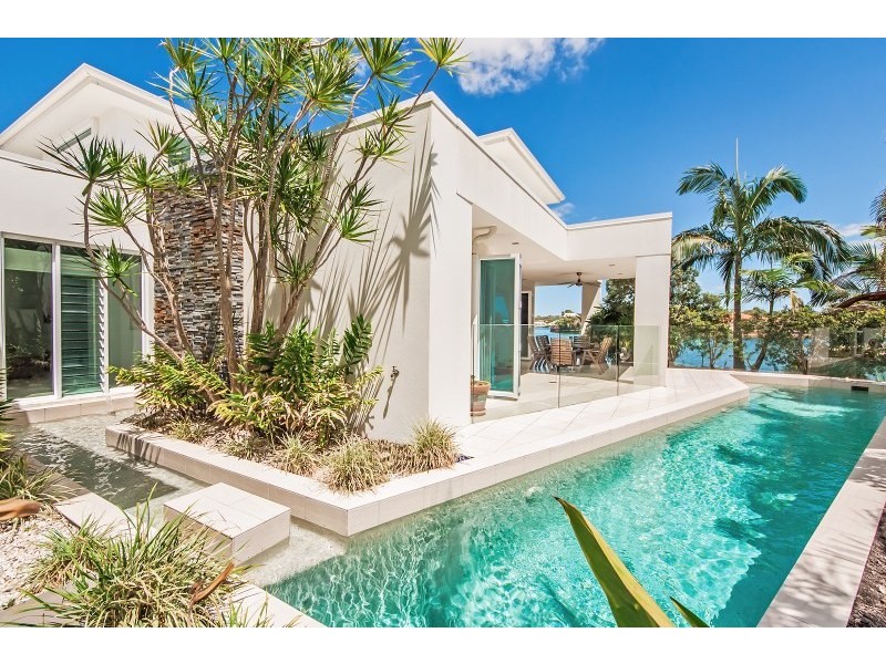 8 Waterfront Court, Twin Waters QLD 4564