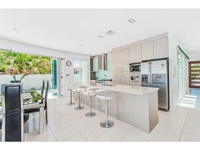 8 Waterfront Court, Twin Waters QLD 4564