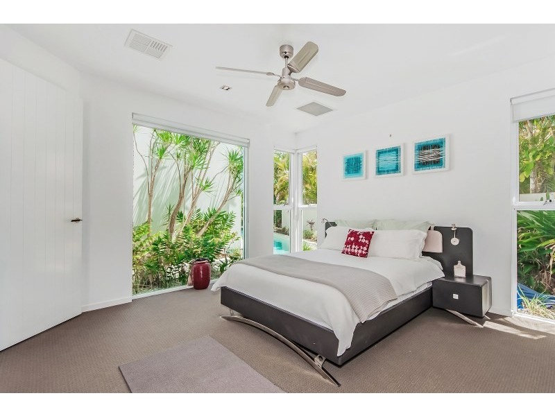 8 Waterfront Court, Twin Waters QLD 4564