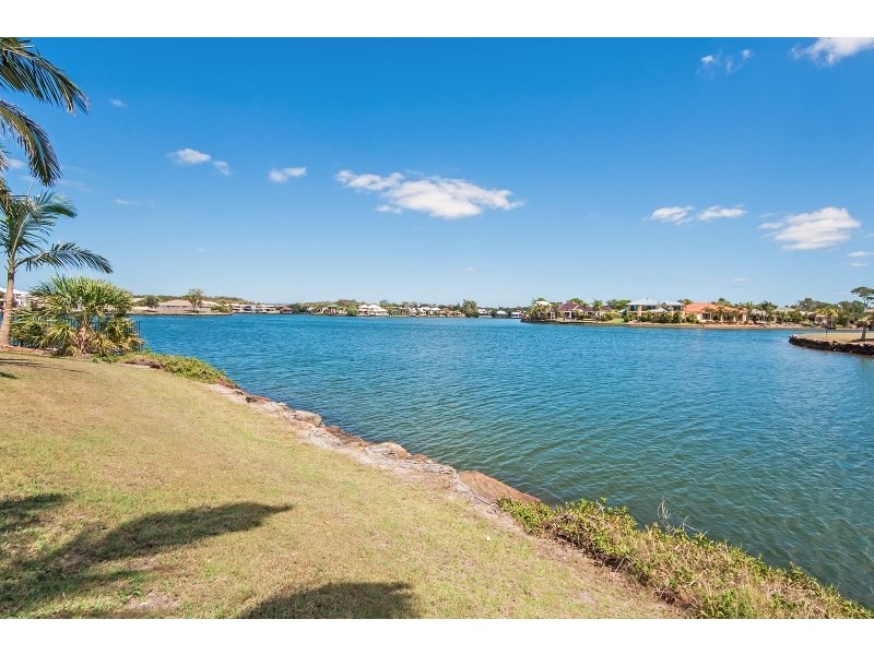 8 Waterfront Court, Twin Waters QLD 4564