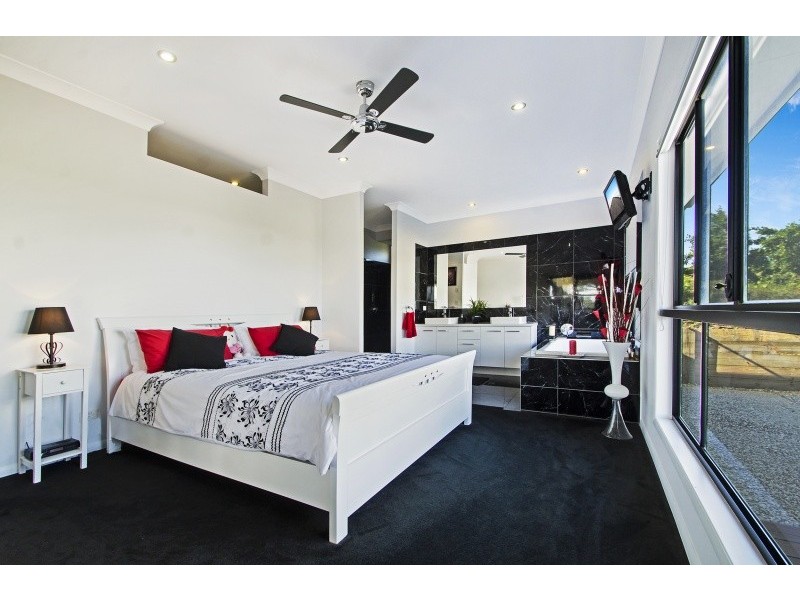 8 Shanagolden Court, Yaroomba QLD 4573