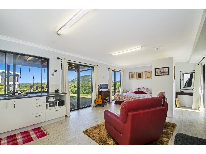 8 Shanagolden Court, Yaroomba QLD 4573