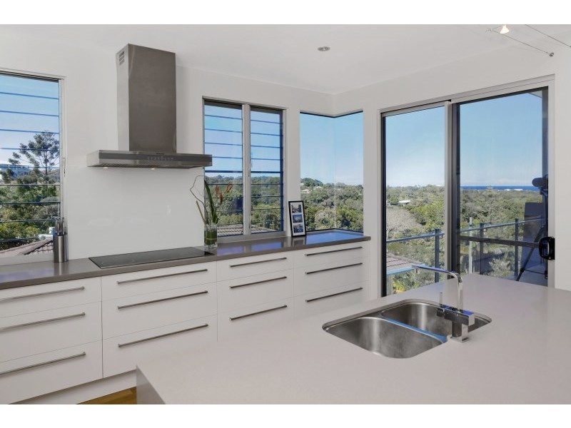 6 Binnea Street, Yaroomba QLD 4573