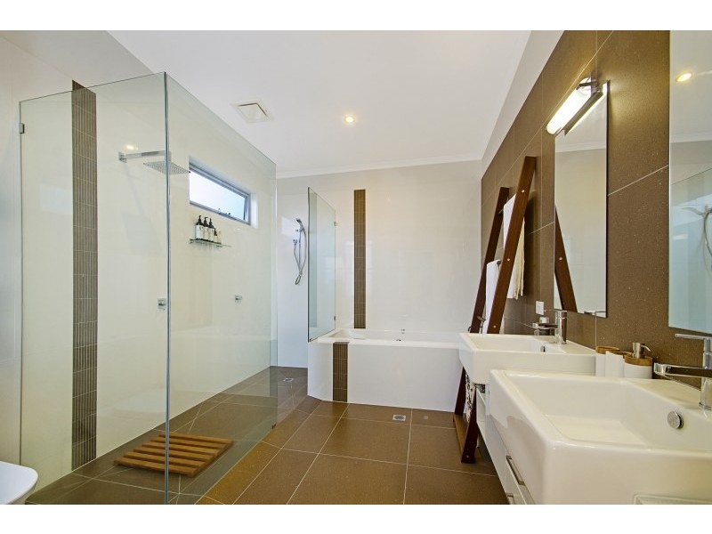 7 Calliandra Grove, Peregian Beach QLD 4573