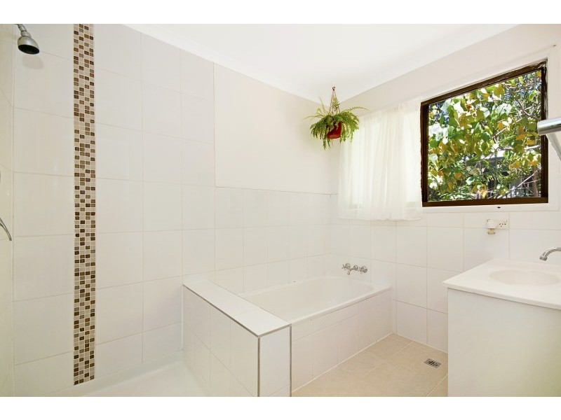 5 Gwenda Avenue, Mount Coolum QLD 4573