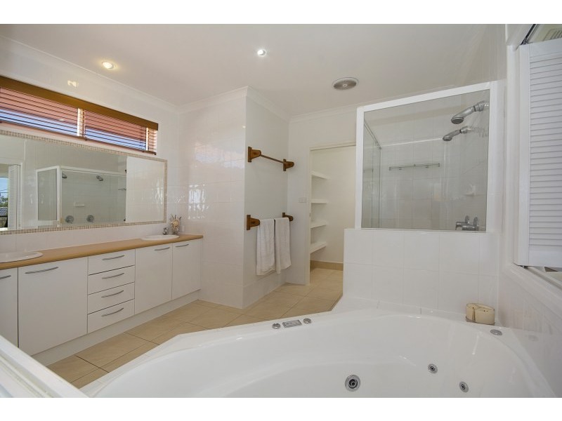 5 Calliandra Grove, Peregian Beach QLD 4573