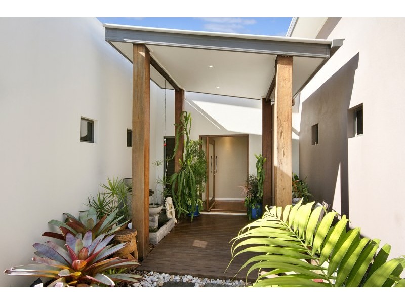 16 Maddens Crescent, Peregian Springs QLD 4573