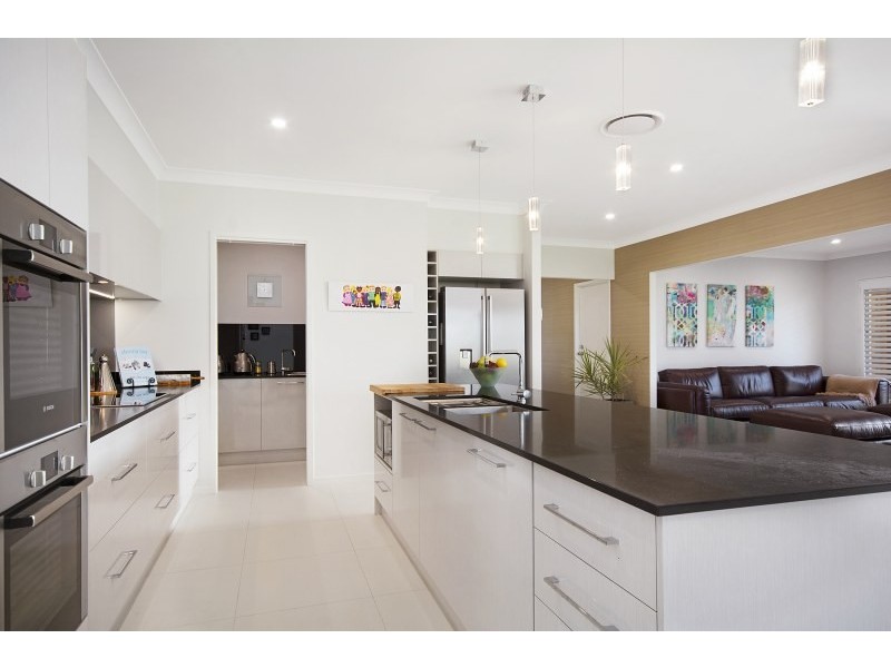 12 Crenshaw Place, Peregian Springs QLD 4573