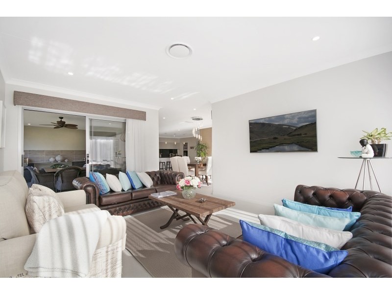 12 Crenshaw Place, Peregian Springs QLD 4573