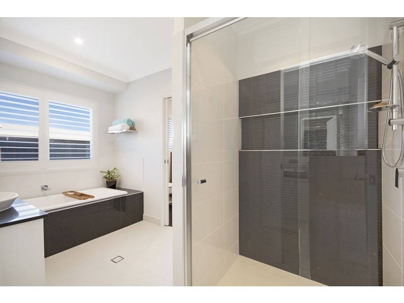 12 Crenshaw Place, Peregian Springs QLD 4573