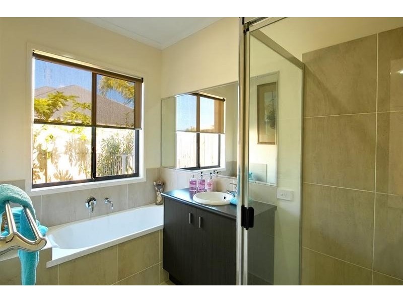 25 Riviera Crescent, Peregian Springs QLD 4573