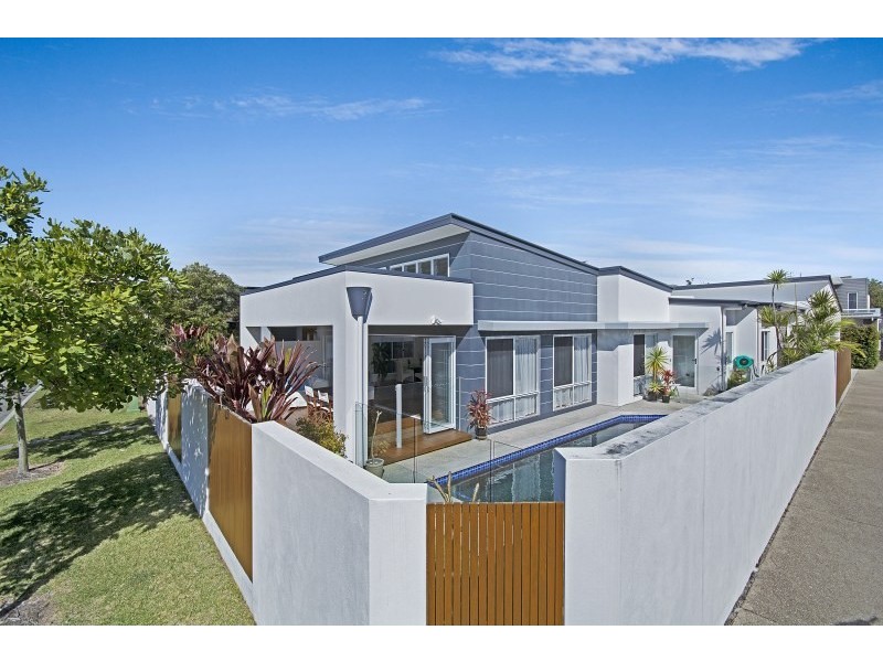 26 Boardrider Crescent, Mount Coolum QLD 4573