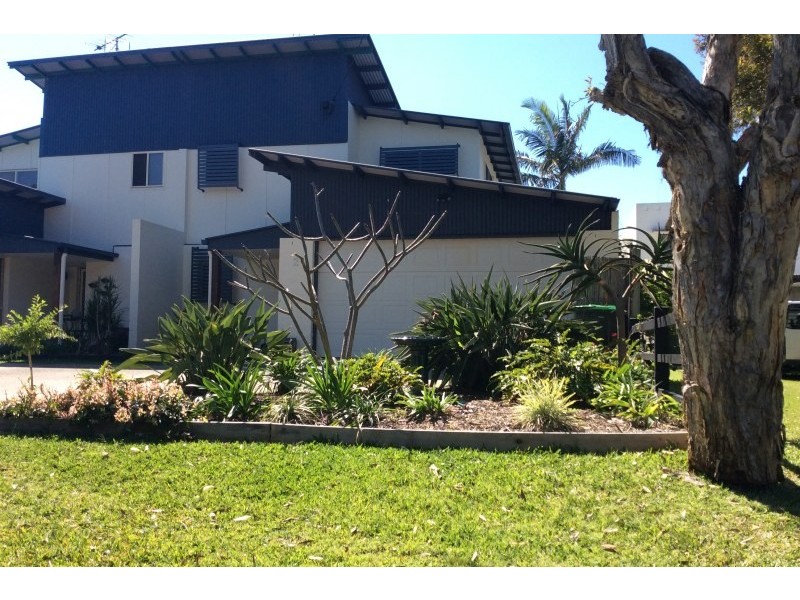 2/58 Kawanna Street, Mudjimba QLD 4564