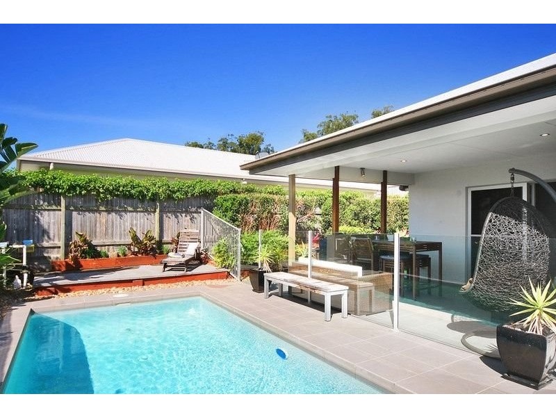 11 Maidstone Crescent, Peregian Springs QLD 4573