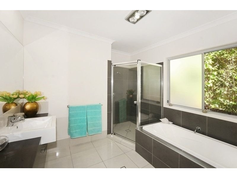 11 Maidstone Crescent, Peregian Springs QLD 4573