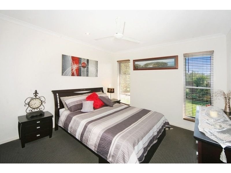 11 Maidstone Crescent, Peregian Springs QLD 4573
