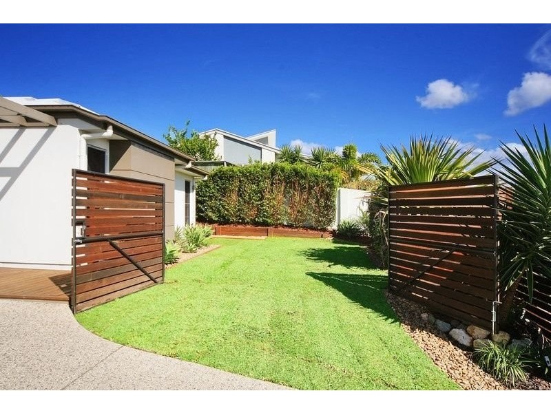 11 Maidstone Crescent, Peregian Springs QLD 4573