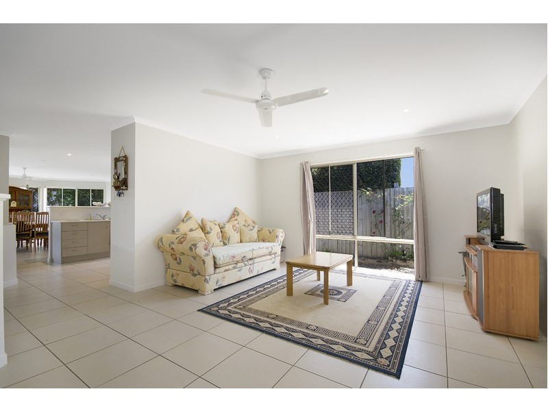 17 Crestview ( 2 Eagleford Ct ) Drive, Peregian Springs QLD 4573