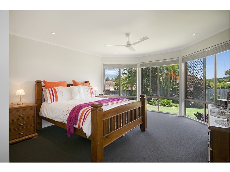 17 Crestview ( 2 Eagleford Ct ) Drive, Peregian Springs QLD 4573