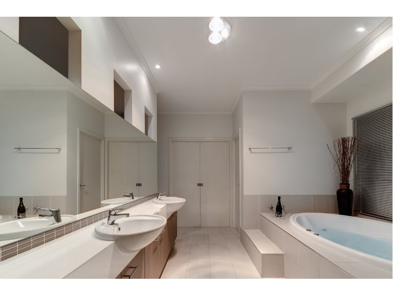 9 Inverness Place, Peregian Springs QLD 4573