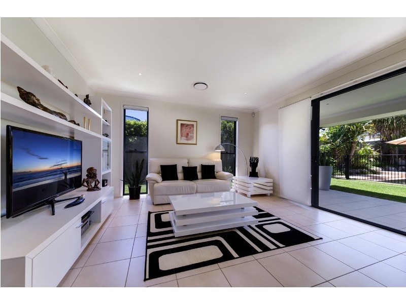 8 Shoal Court, Peregian Springs QLD 4573