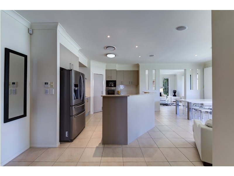 8 Shoal Court, Peregian Springs QLD 4573