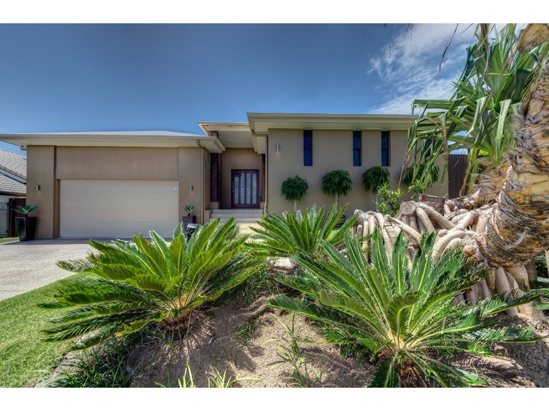 8 Shoal Court, Peregian Springs QLD 4573