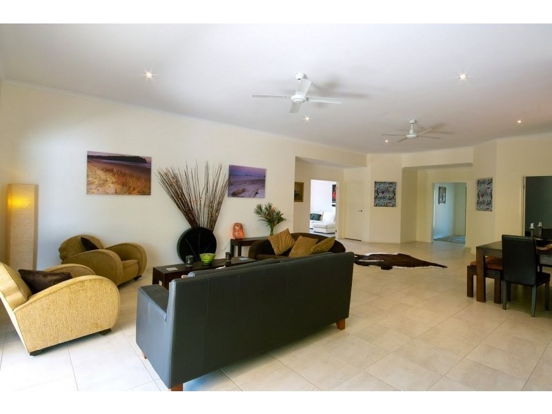 25 Riviera Crescent, Peregian Springs QLD 4573