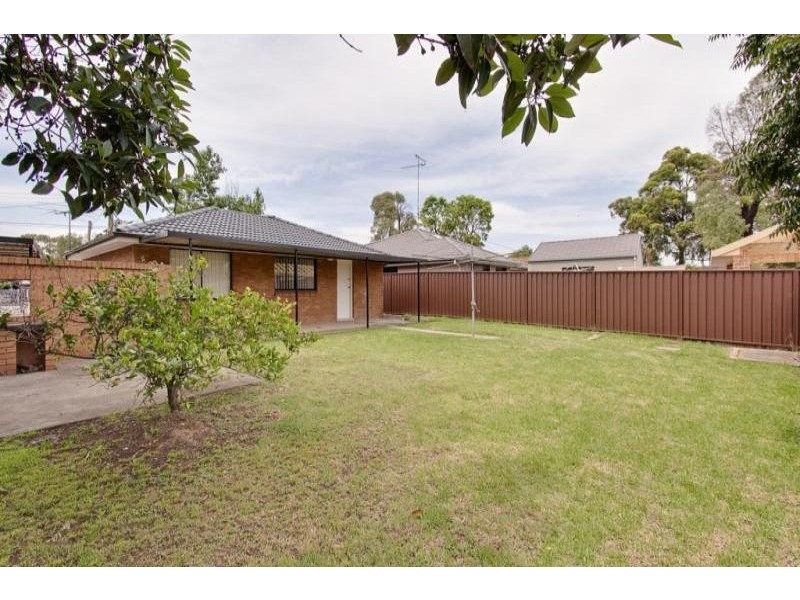 72 Greenmeadows Crescent, Toongabbie NSW 2146