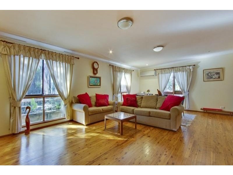 37 Hutchins Crescent, Kings Langley NSW 2147